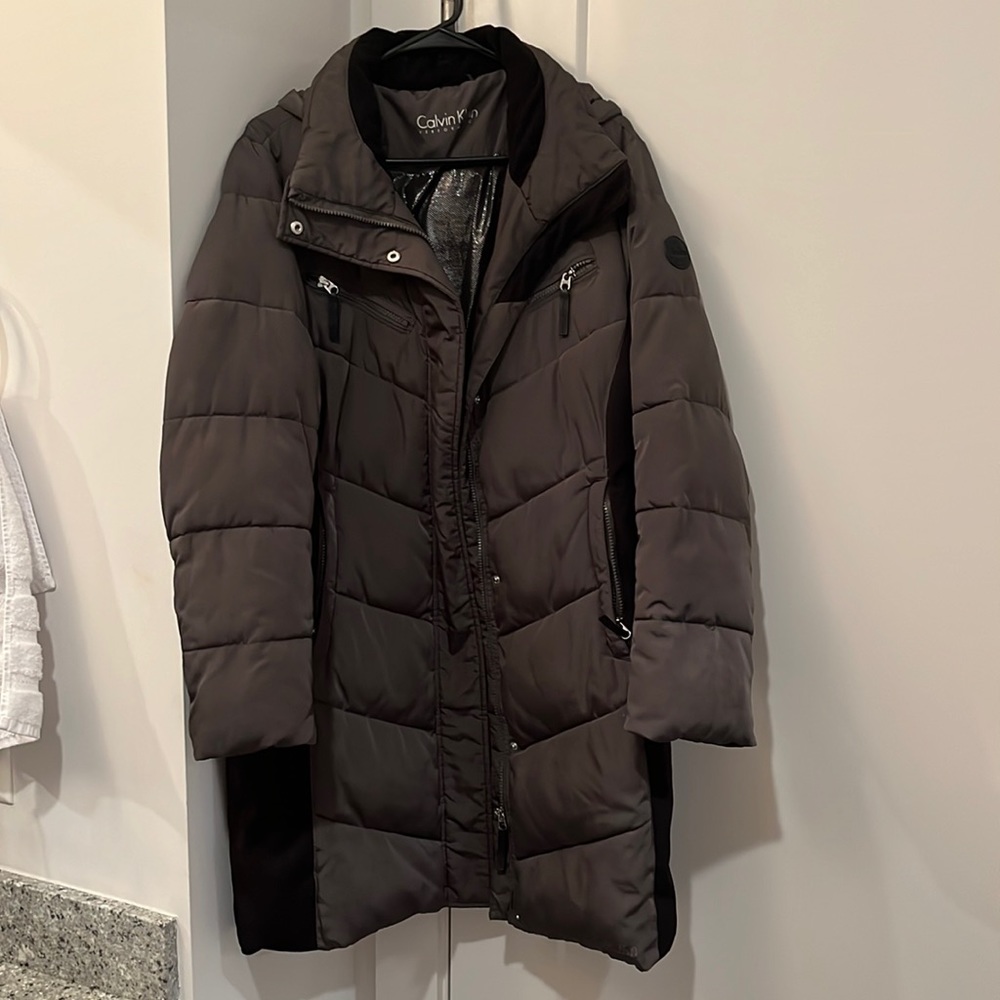 Calvin Klein Performance Puffer Coat; size L; women; water proof heavy jacket